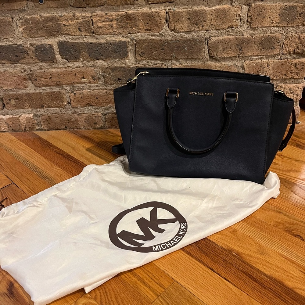 Michael Kors tote, LIKE NEW.